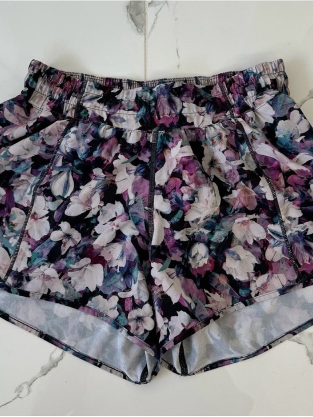 lululemon athletica hotty hot short